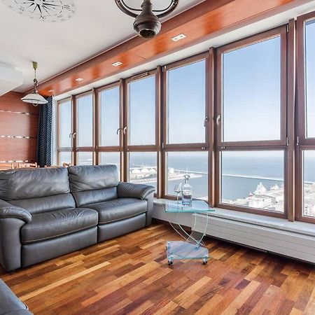 Golden Apartments An Hryniewickiego 6A กดิเนีย ภายนอก รูปภาพ