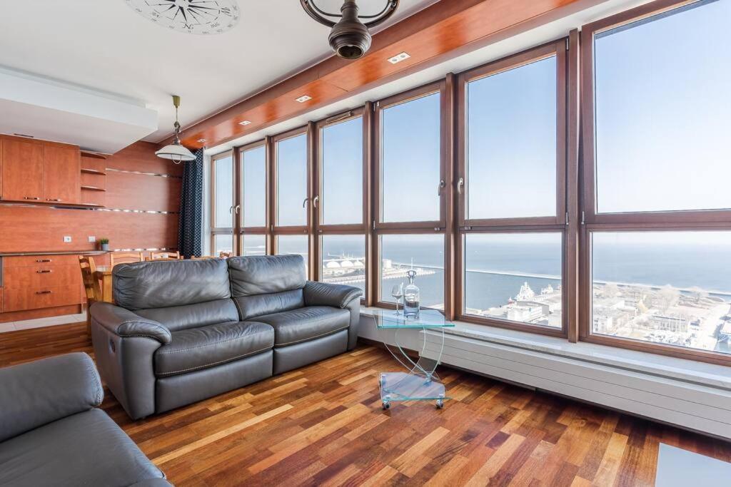 Golden Apartments An Hryniewickiego 6A กดิเนีย ภายนอก รูปภาพ