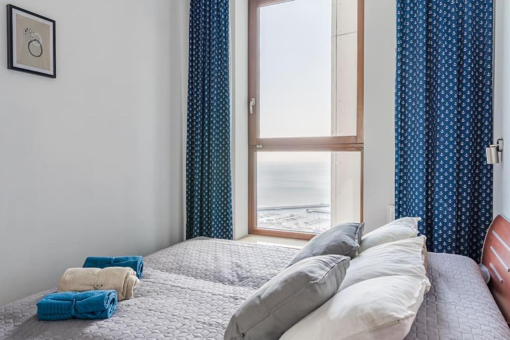 Golden Apartments An Hryniewickiego 6A กดิเนีย ภายนอก รูปภาพ