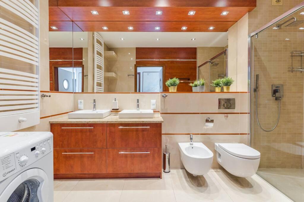 Golden Apartments An Hryniewickiego 6A กดิเนีย ภายนอก รูปภาพ