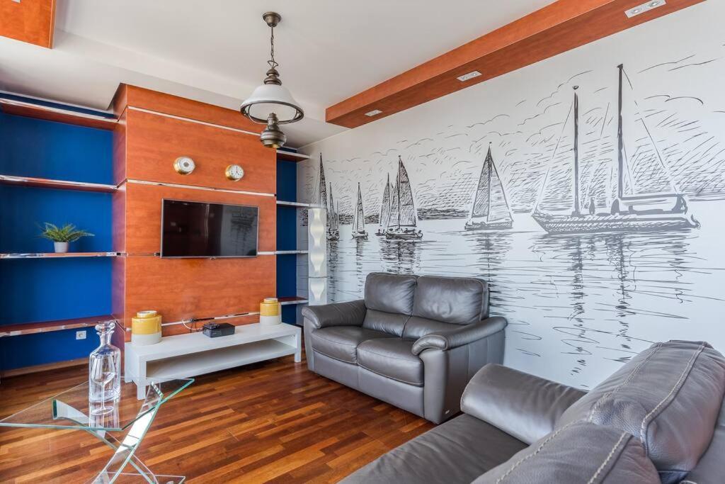 Golden Apartments An Hryniewickiego 6A กดิเนีย ภายนอก รูปภาพ