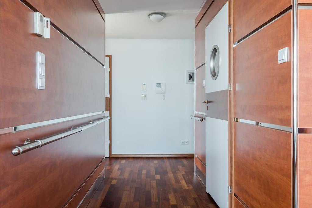 Golden Apartments An Hryniewickiego 6A กดิเนีย ภายนอก รูปภาพ