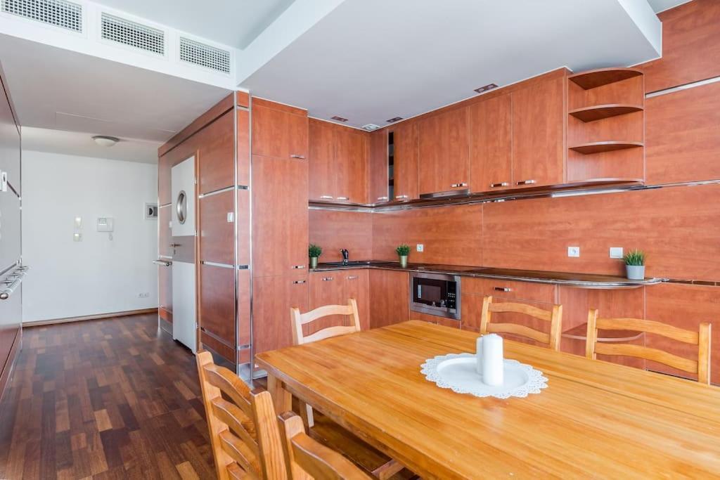 Golden Apartments An Hryniewickiego 6A กดิเนีย ภายนอก รูปภาพ